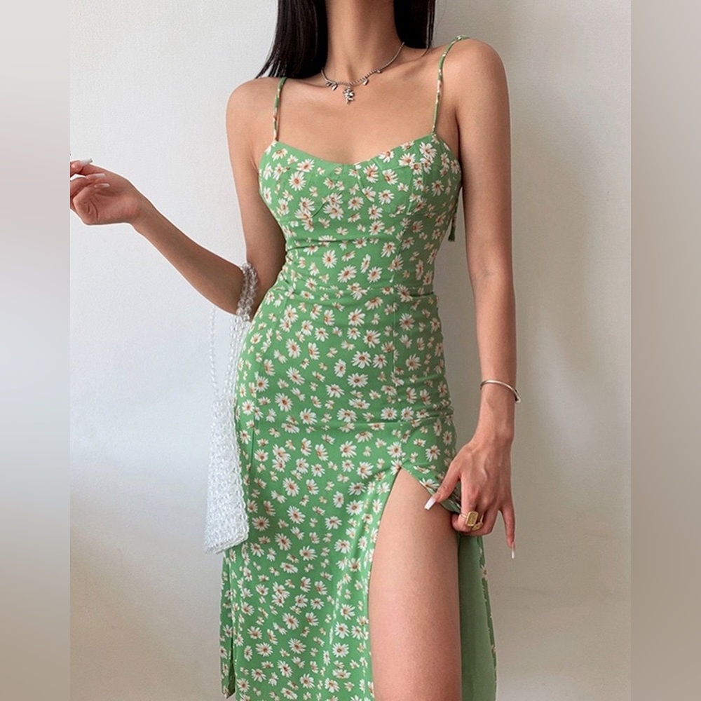 Brand new sunflower dress ChicMe - Large
